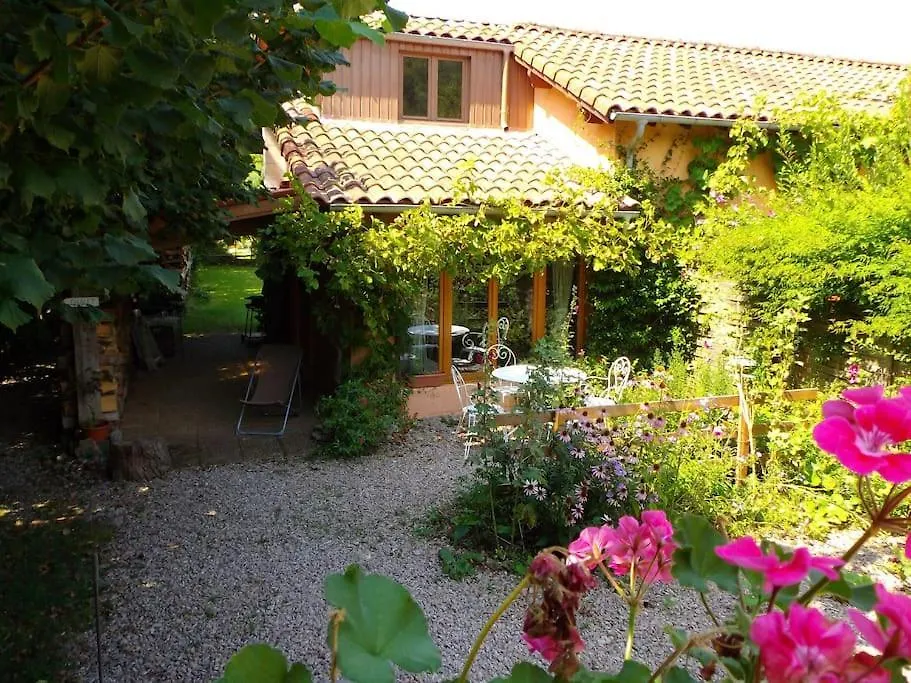 Holiday home Gite Des Noisetiers N 1 Seix