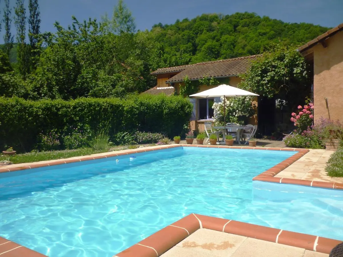 Gite Des Noisetiers N 1 Seix 0*,  France